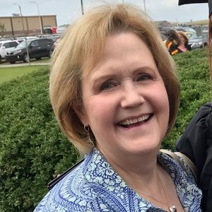 Meet your Posher, Leonora